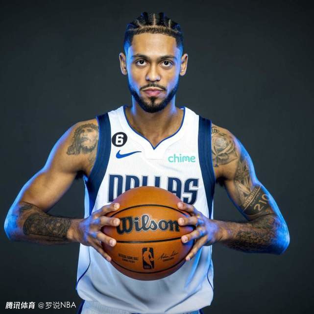当对手犯规时，裁判没有给出黄牌，你对此抱怨，然后你得到了一张黄牌。